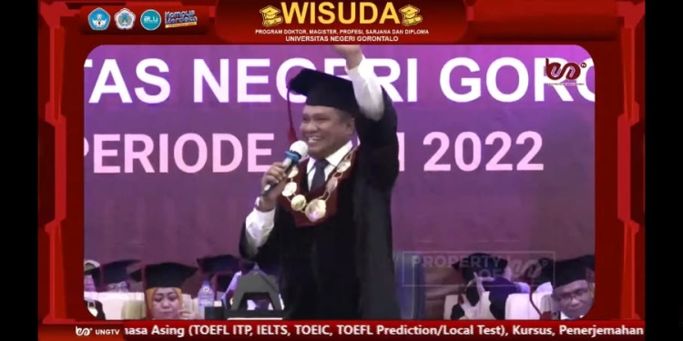 Cara Rektor UNG Eduart Wolok Hibur Wisudawan Hari Ini Gopos Id