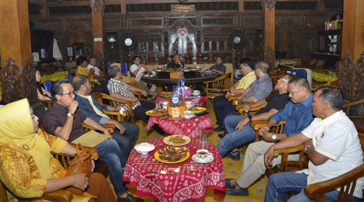 rapat penentuan ketua deprov Gorontalo