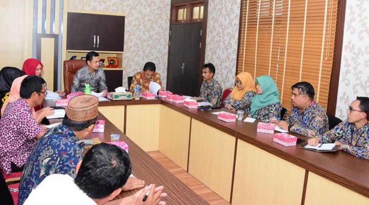 Rapat renovasi pasar Sentral