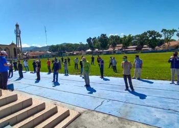 Bupati Bone Bolango rapat terbuka sambil berjemur