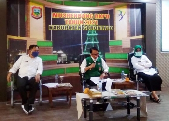 Bupati Gorontalo Nelson Pomalingo memfokuskan pembangunan SDM pada 2020 ini
