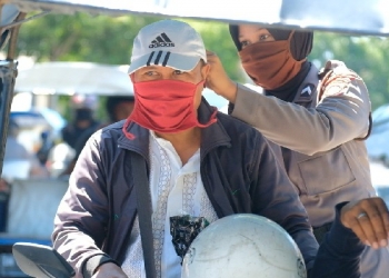 Polwan Polda Gorontalo Pemasangan Masker