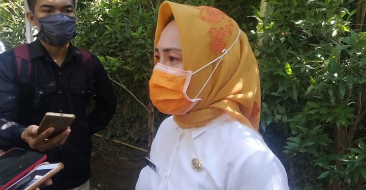 Kepala Dinas Kelautan dan Perikanan, Sila Botutihe.