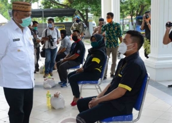 1.350 Karyawan Toko Terima Bantuan