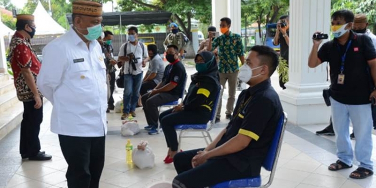 1.350 Karyawan Toko Terima Bantuan