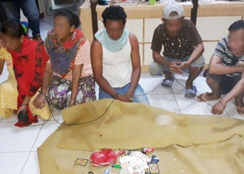 Lima warga paguat ditangkap main judi