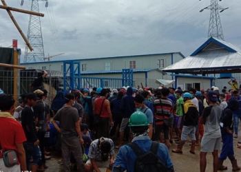 Aksi unjuk rasa pekerja PLTU Tanjung Karang