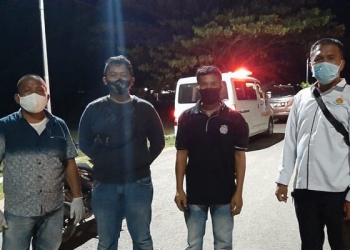 Jenazah pria yang meninggal di dalam kamar dibawa pulang ke Manado