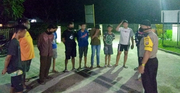 11 remaja dibawa ke kantor polisi