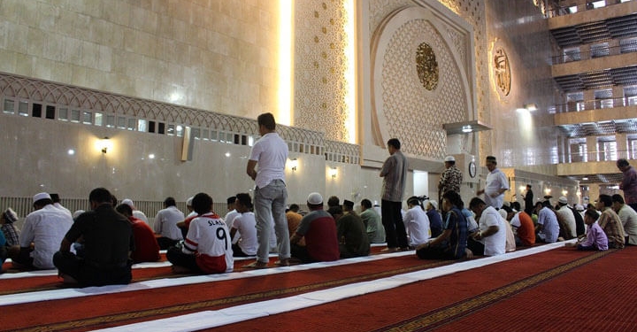 MUI bolehkan salat idulfitri di rumah saat wabah corona