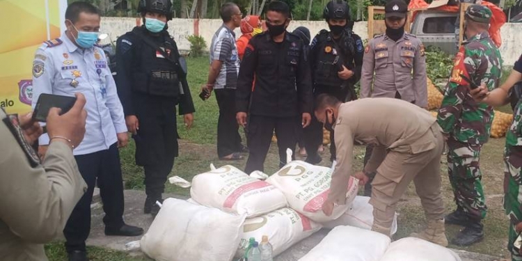 Miras di dalam mobil sayuran