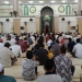 Salat jumat berjemaah di Mesjid Baiturrahim Kota Gorontalo