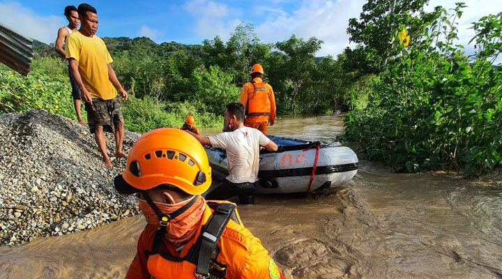 Togel Orang Mati Hanyut Di Sungai
, Terjebak Banjir Empat Penambang Pasir Nyaris Hanyut Terseret Arus Sungai Bone Gopos Id