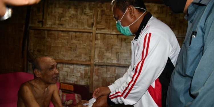 Ridwan Yasin yang Peduli Lansia