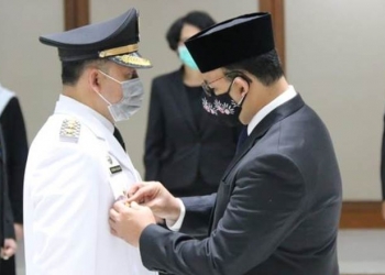 Gubernur Provinsi DKI Jakarta, Anies Baswedan (KIRI). Foto Istimwa