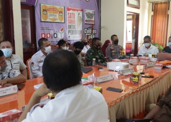 Rapat persiapan pengundian nomor urut oleh KPU Pohuwato bersama petugas penghubung para bakal pasangan calon (Bapaslon) Pilkada Pohuwato 2020. (Muhajir/gopos)