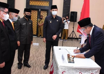 Pelantikan 20 Pejabat dan 1 Direktur di lingkungan Pemerintah Kota Gorontalo, (07/09/2020).