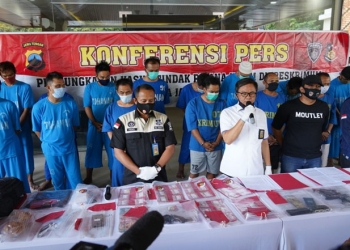 Polda Jateng ungkap kasus pembobolan minimarekt dan pembobolan toko emas