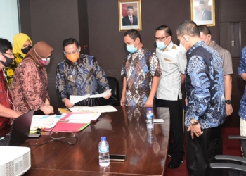 Wali Kota Gorontalo, Marten Taha, saat melakukan kunjungan kerja ke Kantor Kementerian Dalam Negeri (Kemendagri) di Jakarta, Kamis (10/9/2020). (F.Humas Pemkot)