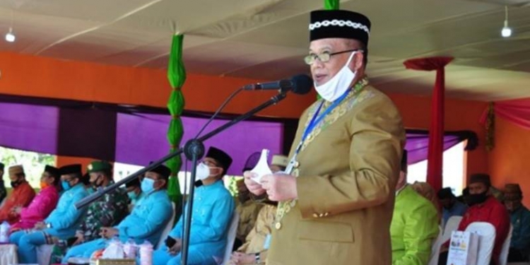 Wagub Gorontalo H. Idris Rahim memberikan sambutan pada pembukaan MTQ IX Tingkat Provinsi Gorontalo di halaman Kantor Bupati Gorontalo Utara, Kamis (10/9/2020). (Foto : Haris – Humas)