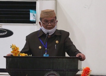 Wagub Idris Rahim memberikan sambutan pada Rapat Paripurna DPRD Provinsi Gorontalo ke-30 dalam rangka penetapan Program Pembentukan Perda Tahun 2021, Selasa (15/9/2020). (Foto : Fikri – Humas)
