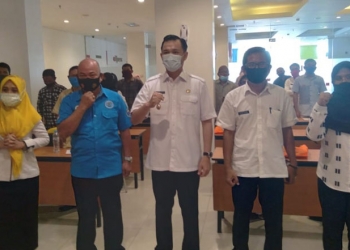 Wawali Kota Gorontalo, Ryan F.Kono, saat membuka Pelatihan Manajemen Homestay DAK-Non Fisik Tahun 2020, yang berlangsung di Hotel Amaris Kota Gorontalo, Rabu (16/9/2020). (F.Ramlan/gopos).