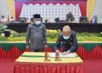 Penandatanganan APBD P