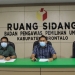 Bawaslu Kabupaten Gorontalo memberikan keterangan terkait tindaklanjut laporan dugaan pelanggaran mutasi jabatan terhadap cabup Nelson Pomalingo, Jumat (9/10/2020). (arif/gopos)