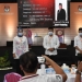 Para kandidat Wakil Bupati Bone Bolango berpose bersama pada pelaksanaan debat publik, Rabu (28/10/2020). (pras/gopos)