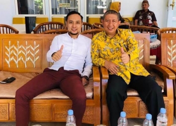 Pose bersama Juru Bicara Khusus Gubernur Gorontalo, Noval Abdussamad (kiri) dan Tenaga Ahli Anggota DPR RI, Arifin Anwar. Foto Istimewa