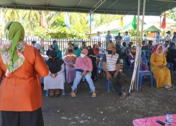 calon wakil bupati Pohuwato, Suharsi Igrisa saat kampanye dialogis di Kecamatan Lemito, Kabupaten Pohuwato. Jumat (9/10/2020). Foto Istimewa
