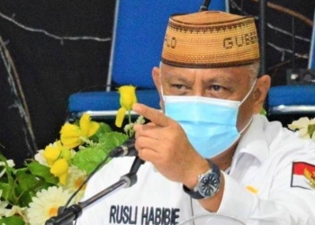 Menolak UU Cipta Kerja
