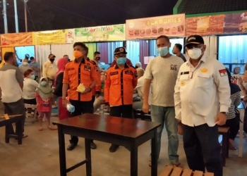 Gubernur Gorontalo, Rusli Habibie, saat memimpin operasi pendisiplinan protokol kesehatan Covid-19, Senin (27/10/2020). (pras/gopos)