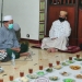 Wagub Gorontalo Idris Rahim (kedua kanan) mengikuti prosesi doa Maulid Nabi Muhammad Saw 1442 Hijriah di Masjid Al-Muchlisin, Kelurahan Ipilo, Kecamatan Kota Timur, Kota Gorontalo, Rabu (28/10/2020) malam. (haris/Humas Pemprov)