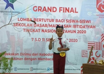 Azriel Naveed Adnan siswa kelas V Sekolah Dasar 41 Kècamatan Hulonthalangi Kota Gorontalo berhasil meraih Juara Harapan I pada lomba bertutur tingkat nasional tahun 2020. Foto Istimewa