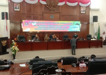 Sidang Paripurna DPRD Provinsi Gorontalo tentang Pandangan Fraksi-fraksi terhadap RAPBD Provinsi Gorontalo 2021. (Ilham/gopos)