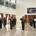 Wagub Gorontalo H. Idris Rahim (depan, kedua kiri), mengikuti upacara peringatan HUT ke-75 TNI yang digelar secara virtual di Makorem 133/Nani Wartabone, Senin (5/10/2020). (Foto : Haris – Humas)