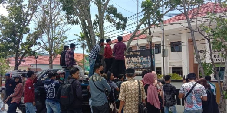 Sidang darwis Moridu