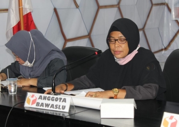 Anggota Bawaslu Pohuwato, Kordiv SDM, Rahmawaty DJ Pahabu