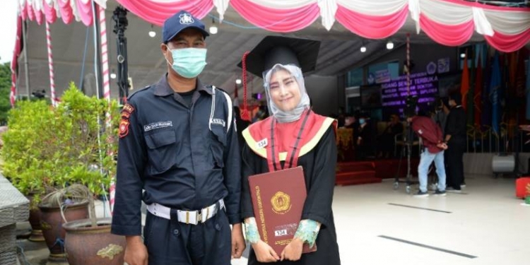 Wisuda UNG