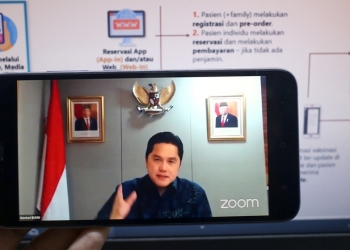 Erick Thohir, Menteri BUMN RI selaku Wakil Ketua IV dan Ketua Pelaksana Komite Penanganan COVID-19 dan Pemulihan Ekonomi Nasional (KPCPEN) memberikan paparan mengenai persiapan infrastruktur data vaksinasi COVID-19 melalui virtual di Jakarta, Selasa, 24 November 2020.