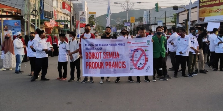 Aksi KAMMI Daerah Gorontalo terkait pernyataan Presiden Perancis, Kamis (5/11/2020). (ari/gopos)