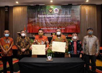 Rektor UNG bersama Komisi Kejaksaan RI, saat menjalin kerja sama. Foto: Istimewa