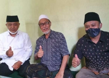 Wakil Rais PCNU Kab Malang, Sjaiful Effendi (tengah) bersama Cabup Malang, H. Sanusi (kiri)