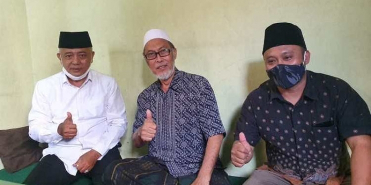 Wakil Rais PCNU Kab Malang, Sjaiful Effendi (tengah) bersama Cabup Malang, H. Sanusi (kiri)