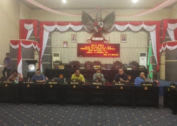 Rapat kerja DPRD Kabupaten Gorontalo yang membahas RAPBD Kabupaten Gorontalo. (Putra/gopos)