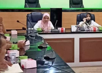 Sekretaris Daerah Kabupaten Gorontalo, Hadijah Thayeb, memimpin rapat persiapan pengembangan ternak sapi terpadu, Rabu (21/10/2020).