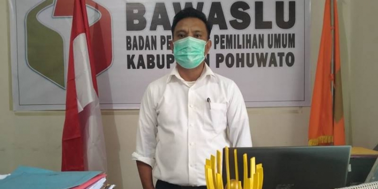 Ketua Bawaslu Kabupaten Pohuwato, Zubair Mooduto