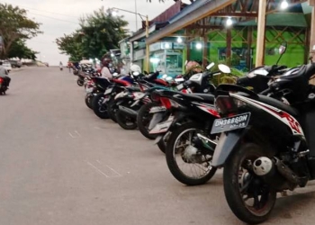 Parkiran kendaran di kawasan wisata pantai pohon cinta mulai diatur, Sabtu (14/11/2020) foto: istimewa