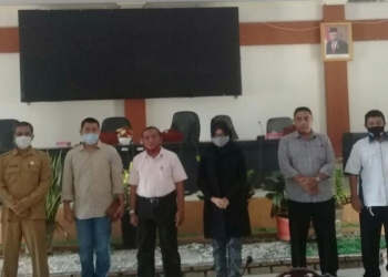 Bapemperda DPRD Bone Bolango turut melibatkan kalangan pengusaha dan pekerja terkait Ranperda Tenaga Kerja, Senin (7/12/2020). (Indra/gopos)